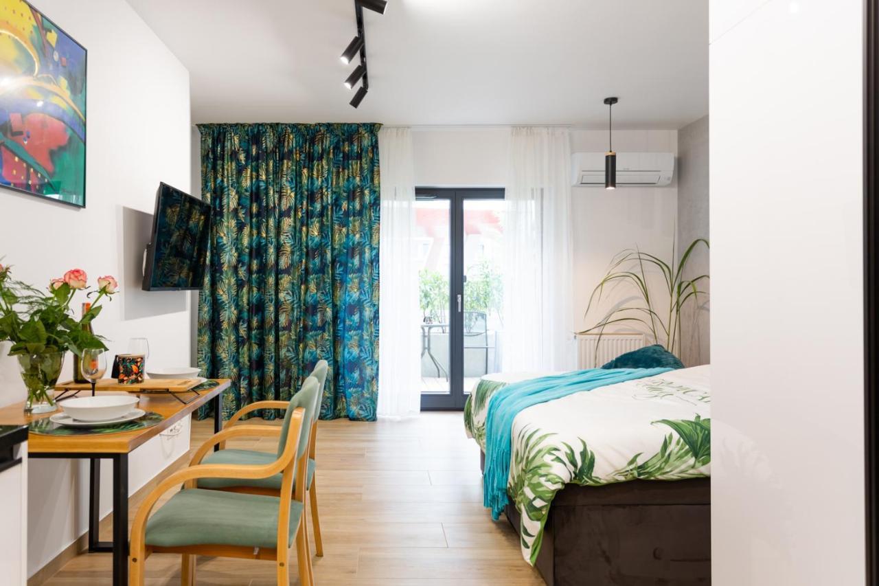 Luxurycity Apartment With Terrace فروتسواف المظهر الخارجي الصورة