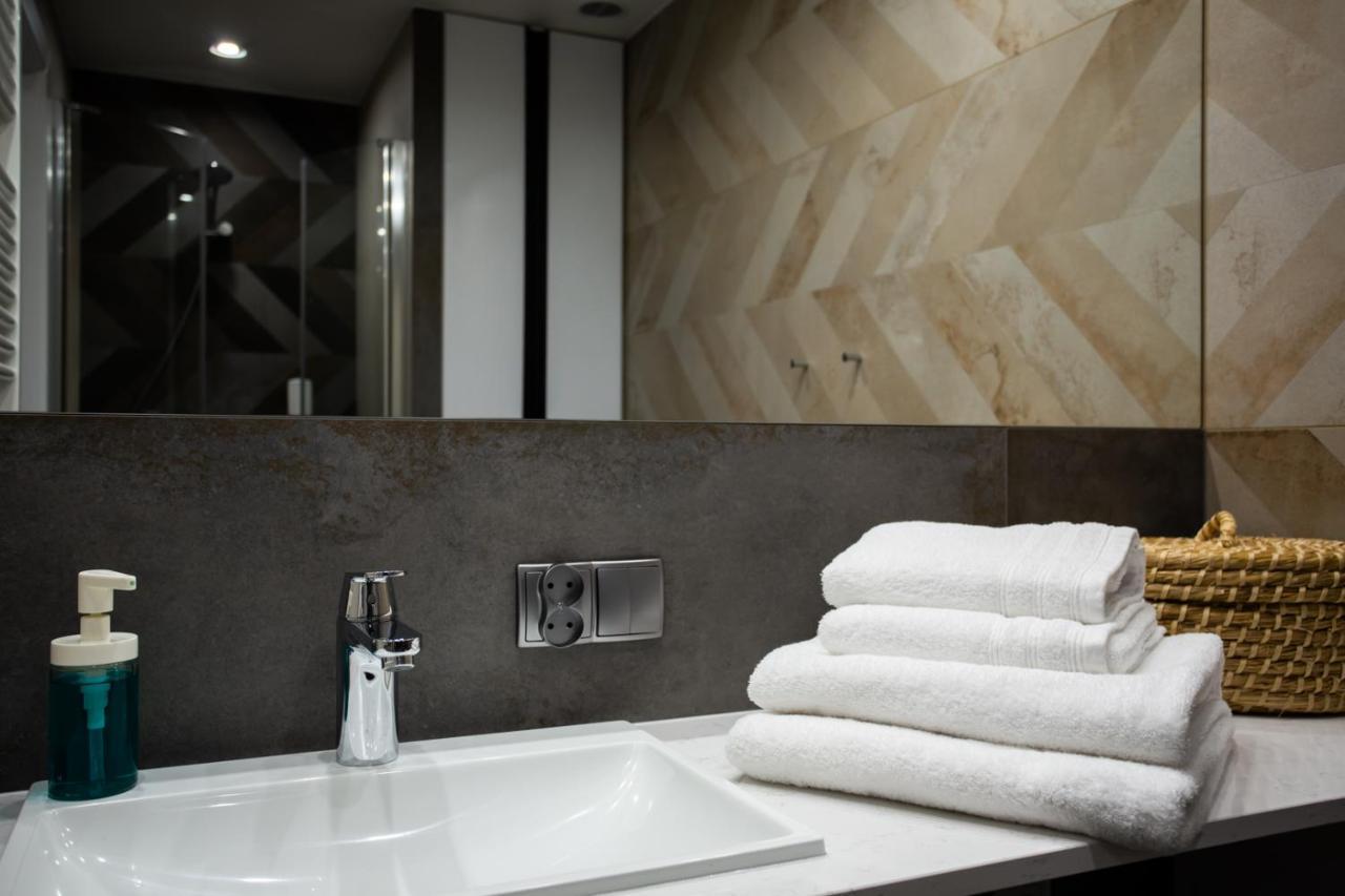 Luxurycity Apartment With Terrace فروتسواف المظهر الخارجي الصورة